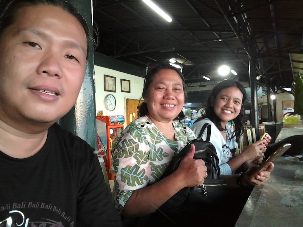 Pengalaman pasar malam lokal